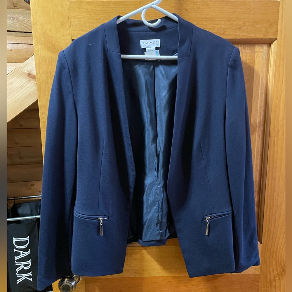 EUC. Carmen Marc Valvo Blazer in Navy. Has been dry cleaned.